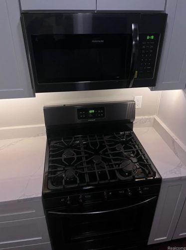 1631 Taunton Rd, Bham MI  48009-7203 exterior