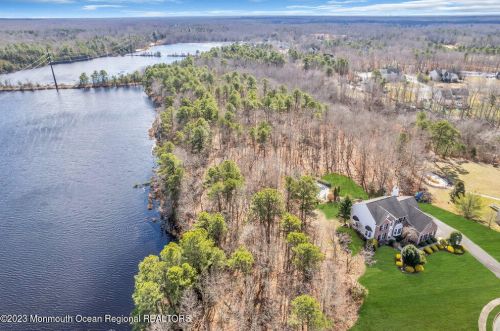 33 Jefferson Ct, Jackson Twp NJ  08527-5159 exterior