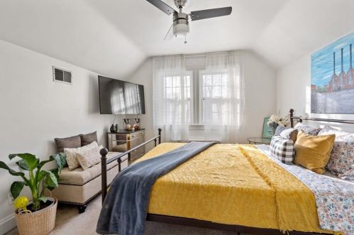 73 Farm St, Providence RI 02908-4063 exterior