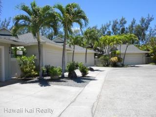 292 Kipukai Pl, Honolulu HI  96825-2890 exterior