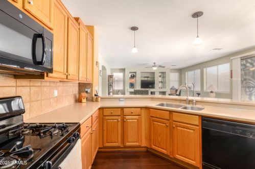 1773 San Carlos Pl, Chandler AZ 85249-2027 exterior