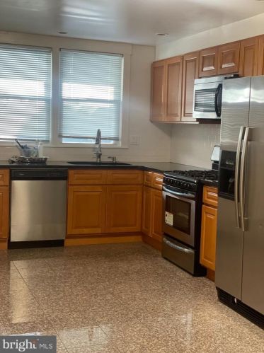 2437 11 St, Philadelphia PA 19123-1135 exterior