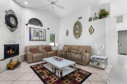 514 Clf Rd, Fort Pierce FL 34984-6226 exterior