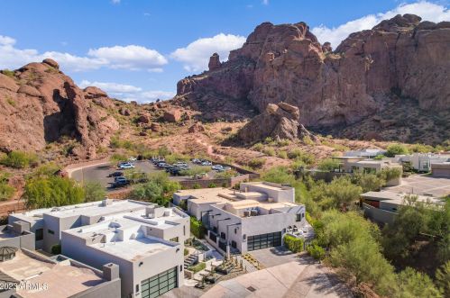 5841 Echo Canyon Cir, Phoenix AZ 85018-1243 exterior