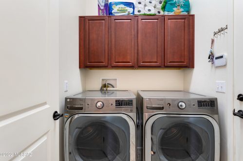 8770 Perry Park Cir, Tucson AZ  85730-1302 exterior