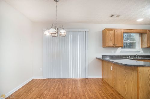 2960 Fields Dr, Lithonia GA  30038-2082 exterior