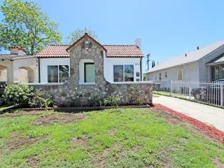 832 84th St, Los Angeles CA  90001-3613 exterior