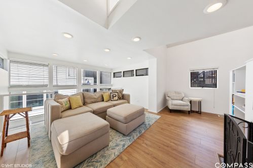 2037 Mclean Ave, Chicago IL 60647-4532 exterior