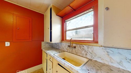 9841 Walnut St, Bellflower CA 90706-5644 exterior