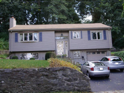 306 Austin St, Newton, MA 02465-2502