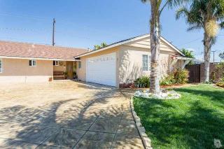 571 Fir Ct, Oxnard CA  93033-3723 exterior