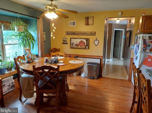 1170 Frederick Pike, Littlestown PA 17340-9381 exterior