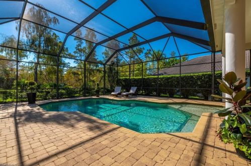 7512 Treeline Dr, Naples FL 34119-9767 exterior