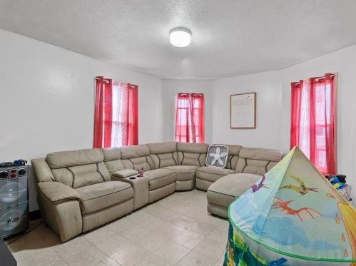 18 Laundry St, Woonsocket RI exterior