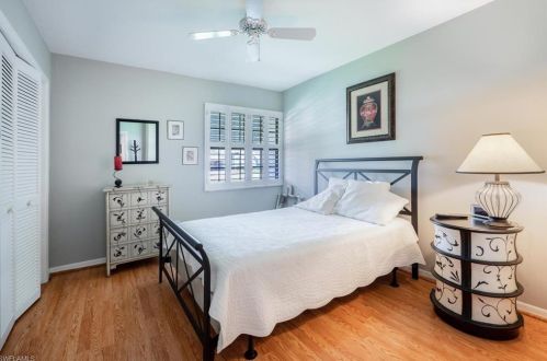 461 Countryside Dr, Naples FL 34104-6723 exterior