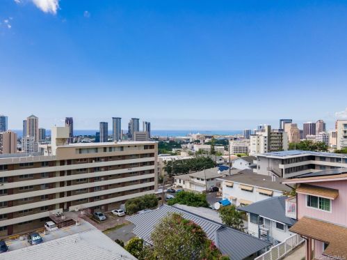 1615 Emerson St, Honolulu, HI 96813-2175