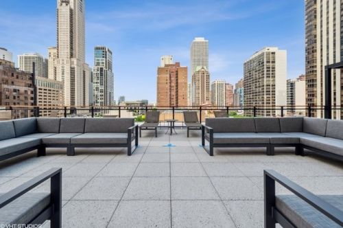 1000 Lake Shore Plz, Chicago IL 60611-2653 exterior