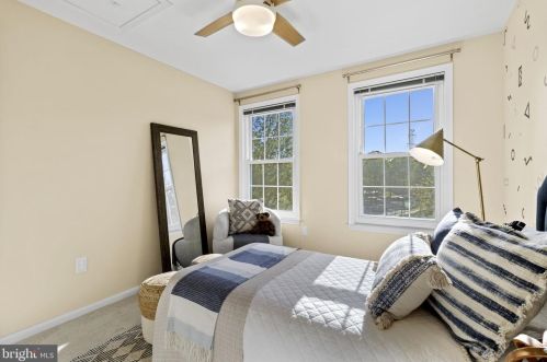 7433 Dunnington Pl, Alexandria VA  22315-5248 exterior