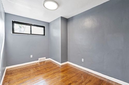 308 Frazier Dr, Pittsburgh PA 15235-5257 exterior