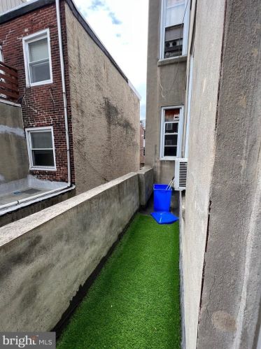 721 Bainbridge St, Philadelphia PA  19147-2006 exterior