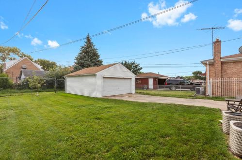 9655 Troy Ave, Chicago IL 60805-2303 exterior