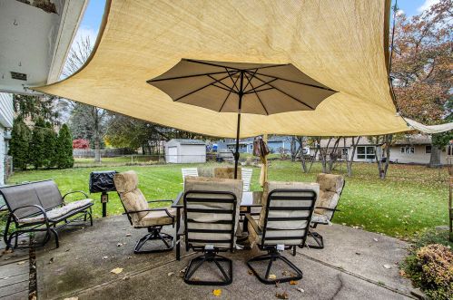 223 Barberry Ave, Kalamazoo MI 49002-6205 exterior