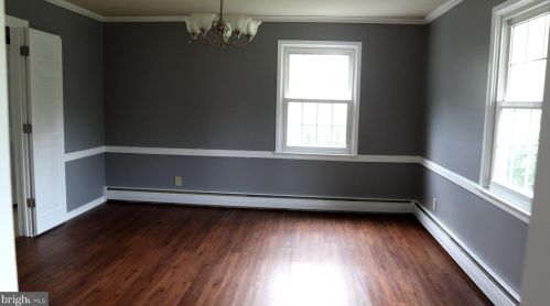 6 Vanderveer Dr, Trenton NJ  08648-3150 exterior