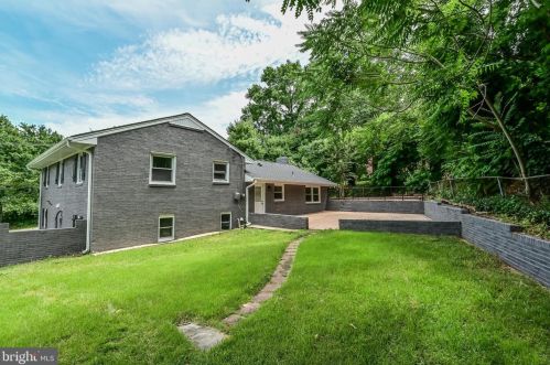 2002 Belle View Blvd, Alexandria VA 22307-1360 exterior