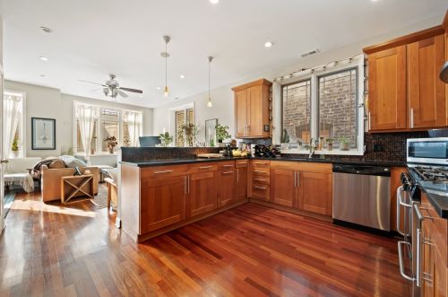 1452 Blackhawk St, Chicago IL 60610-1170 exterior