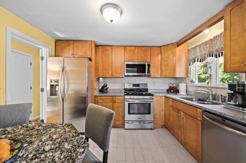 24 Randolph St, Canton MA 02021-2333 exterior