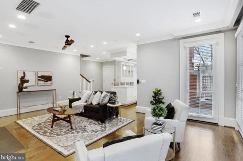 420 3rd St, Washington DC  20003-1930 exterior