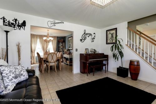 52 Pelican Dr, Berkeley Township NJ 08721-1654 exterior