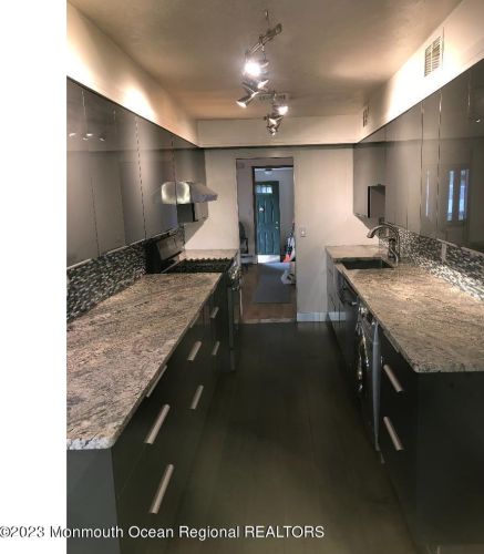 16 Atlantic St, Metuchen, NJ 08840-2902