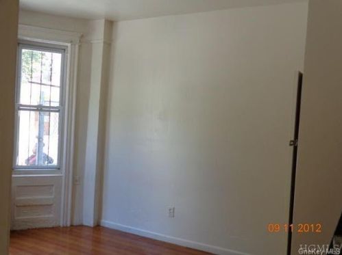 788 Garden St, Bronx NY 10460-1104 exterior