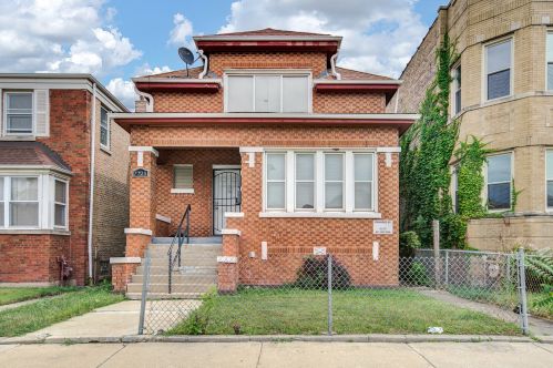 7725 Laflin St, Chicago, IL 60620-4138