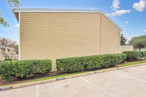 17 April Pt Dr, Montgomery TX 77356-8873 exterior