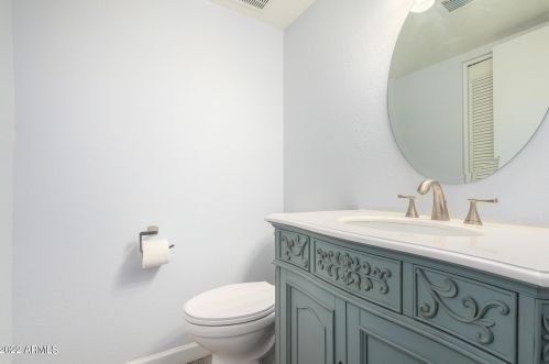 8022 32nd Ave, Phoenix AZ  85051-6214 exterior