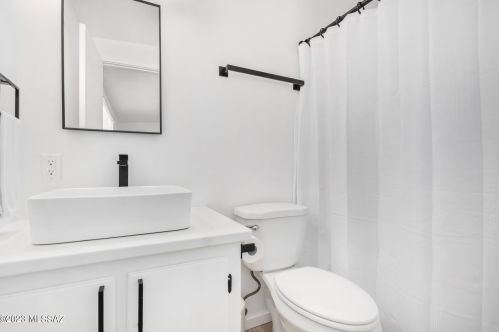 1210 Garden Loop, Tucson AZ  85706-1464 exterior