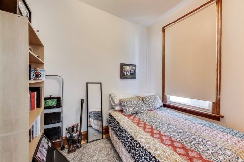 1915 Roscoe St, Chicago IL 60618-5236 exterior