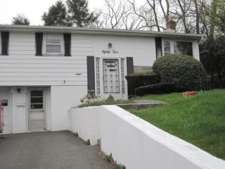 84 Bemis Rd, Holyoke, MA 01040-1267