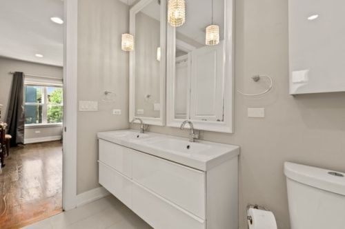 641 Bowen Ave, Chicago IL  60653-2824 exterior