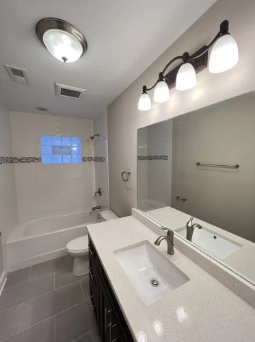 3831 Hermitage Ave, Chicago IL 60640-1127 exterior