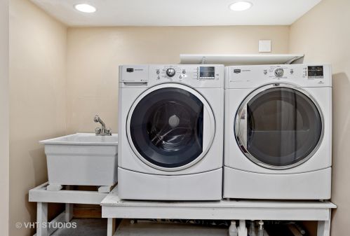 514 5th Ave, Saint Charles IL  60174-2928 exterior