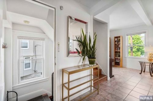 16 Vly Pl, Edgewater NJ 07020-1311 exterior