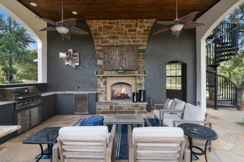 2209 Deleon Ct, Austin TX 78733-1629 exterior