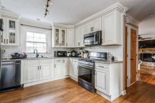 2496 Kingsland Dr, Atlanta GA 30360-1457 exterior