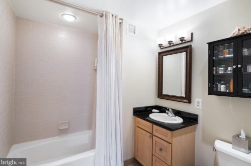 111 15th St, Philadelphia PA  19102-2625 exterior