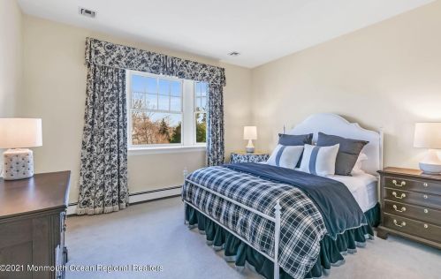 15 Sunny Ridge Dr, Red Bank NJ exterior