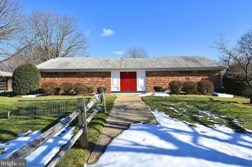 7641 Miller Fall Rd, Rockville MD 20855-1165 exterior