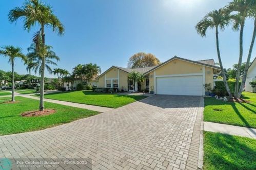 10190 Crosswind Rd, Boca Raton FL 33498-4739 exterior